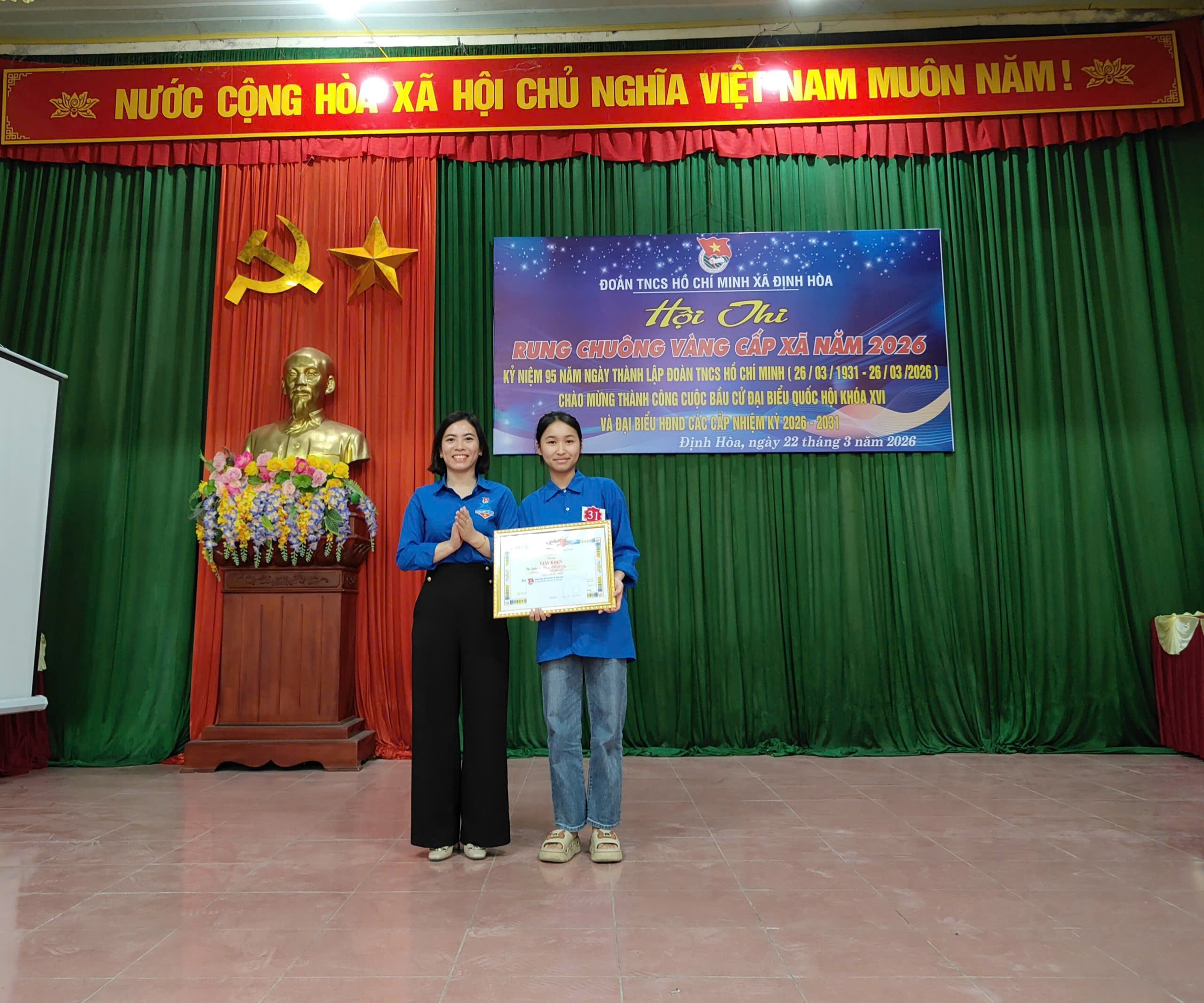 Anh-tin-bai